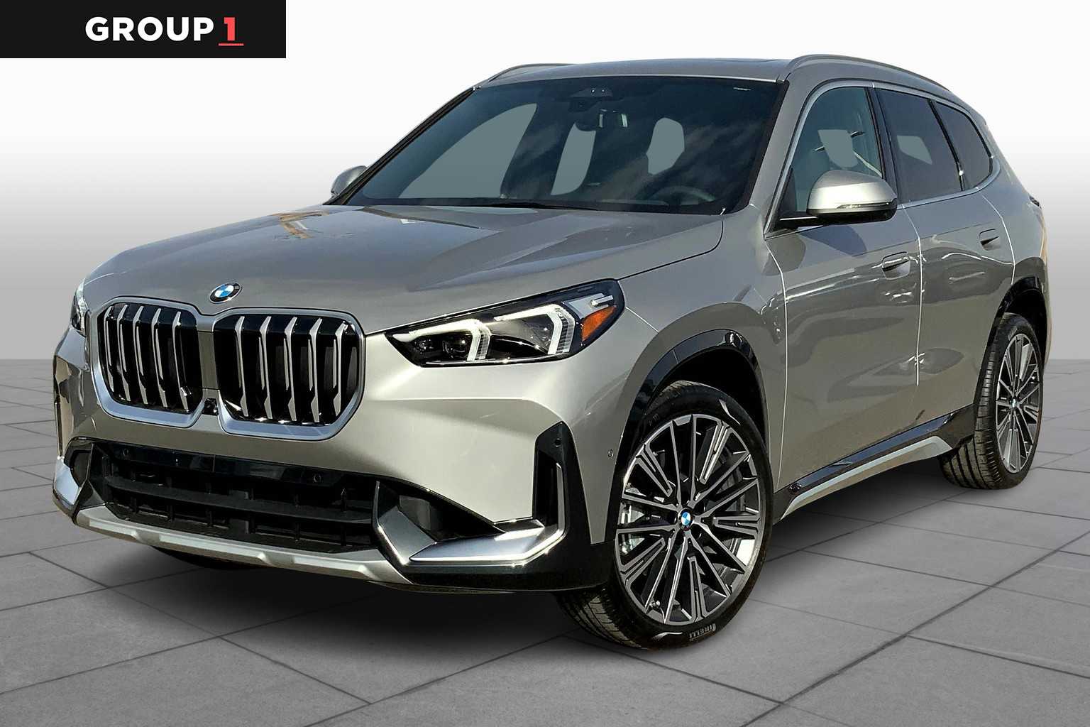 2025 BMW X1 28i's photo