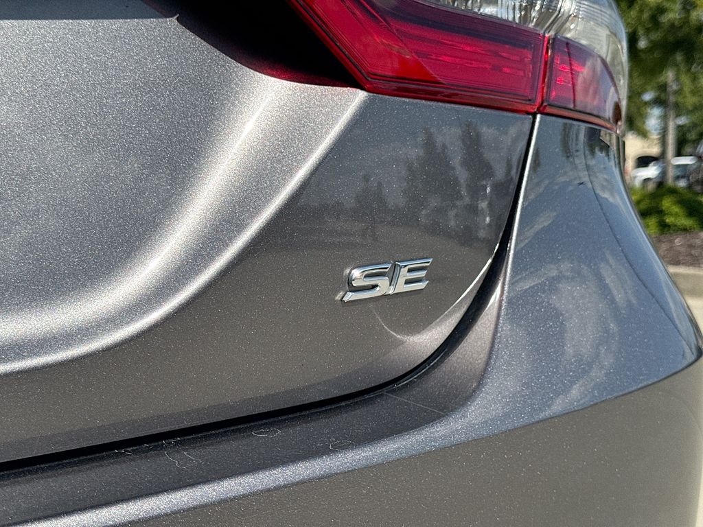 2022 Toyota Camry SE photo 7