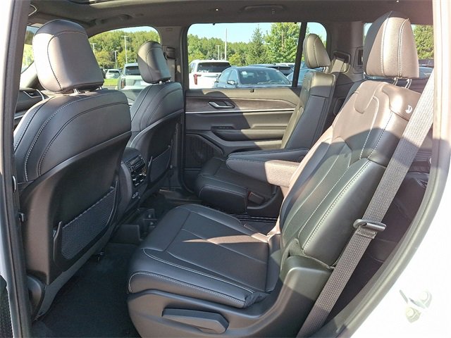 2025 Jeep Grand Cherokee Limited photo 21