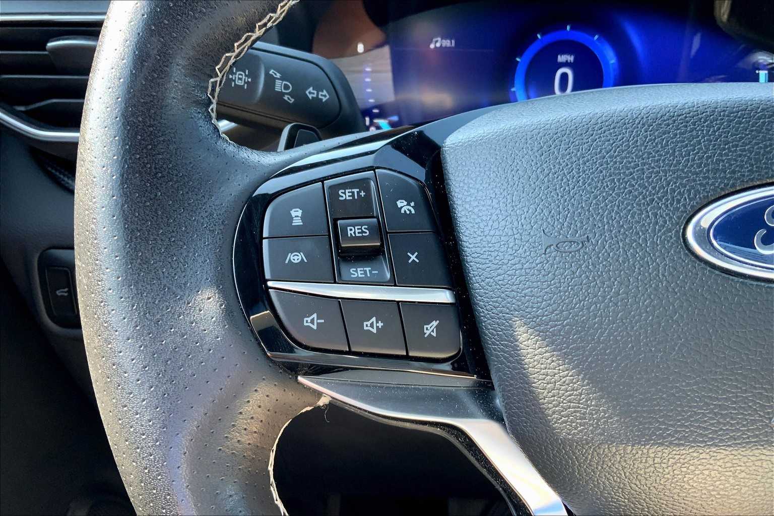2023 Ford Explorer ST photo 22