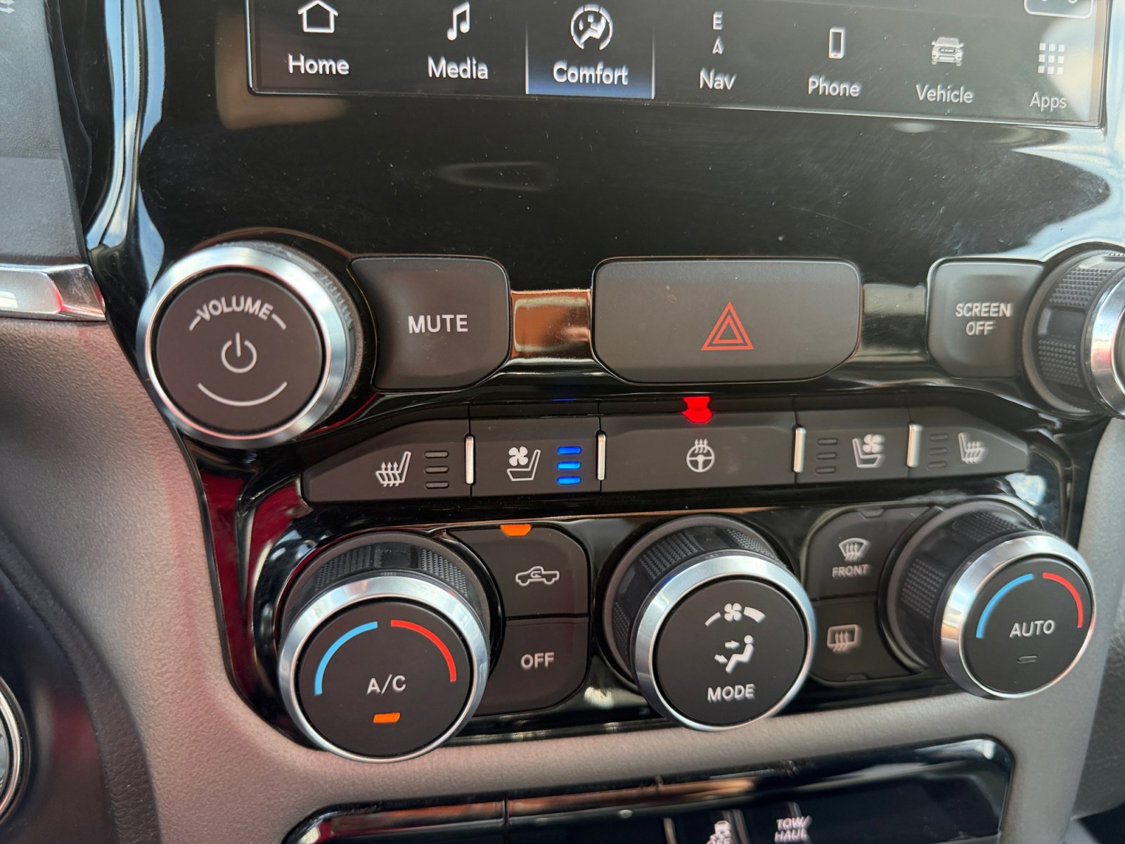 2024 Ram 1500 Laramie photo 23