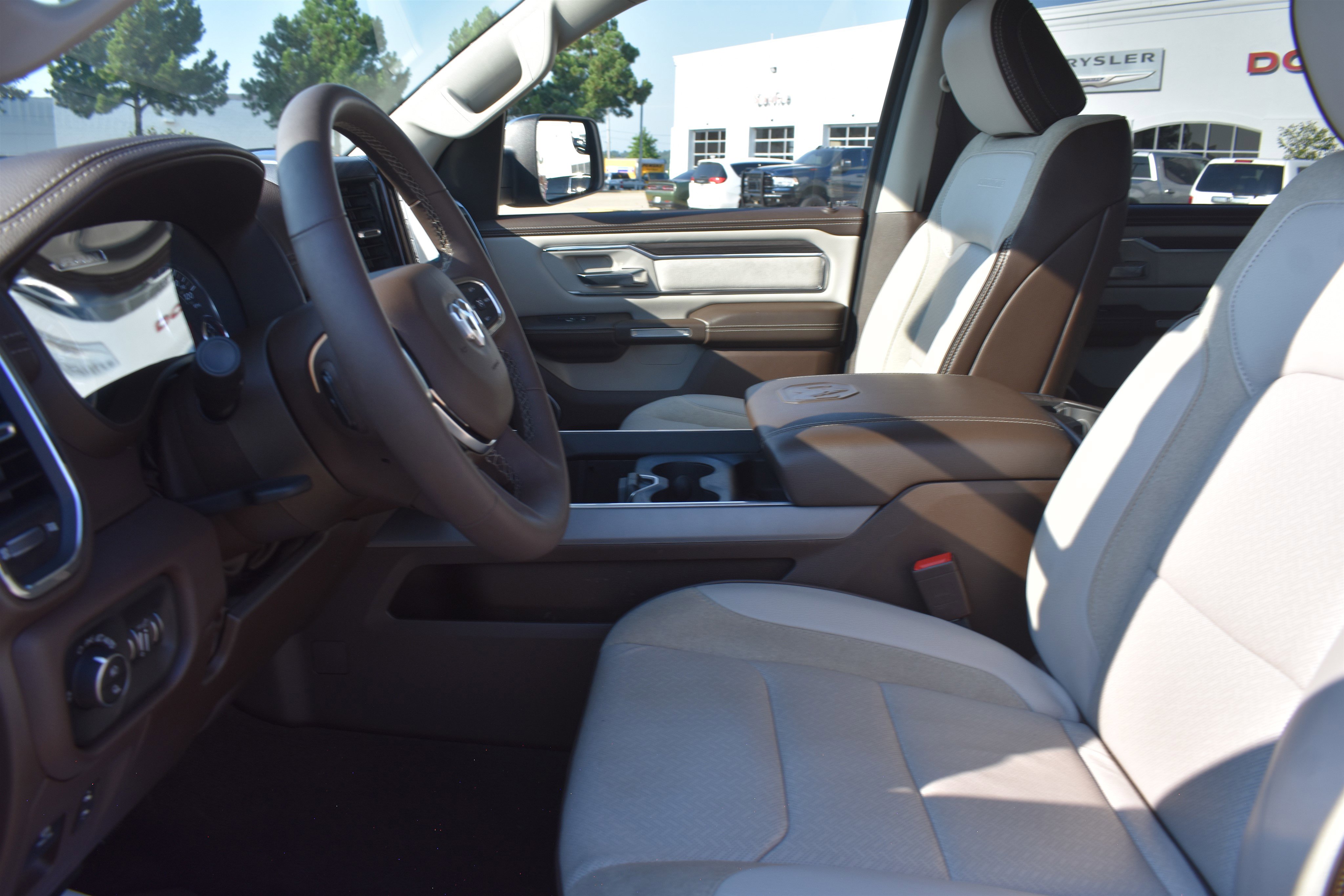 2025 Ram 1500 Laramie photo 6