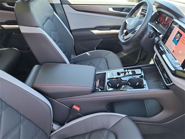 2025 Volkswagen Atlas Peak Edition SE photo 15