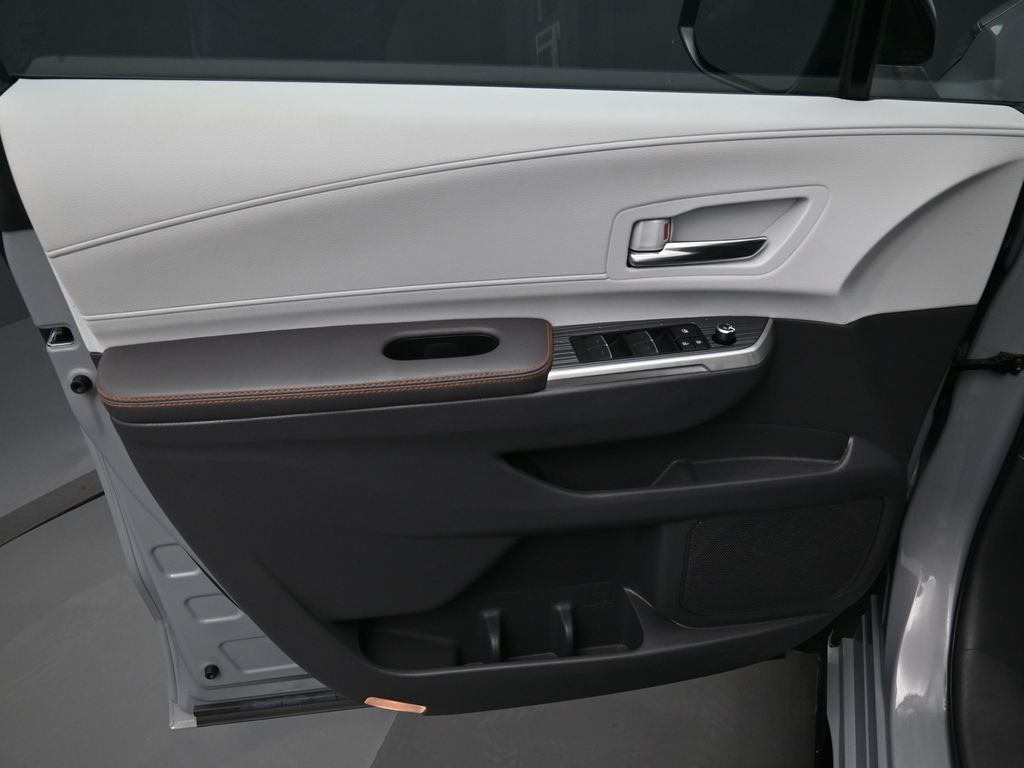 2024 Toyota Sienna XSE photo 10