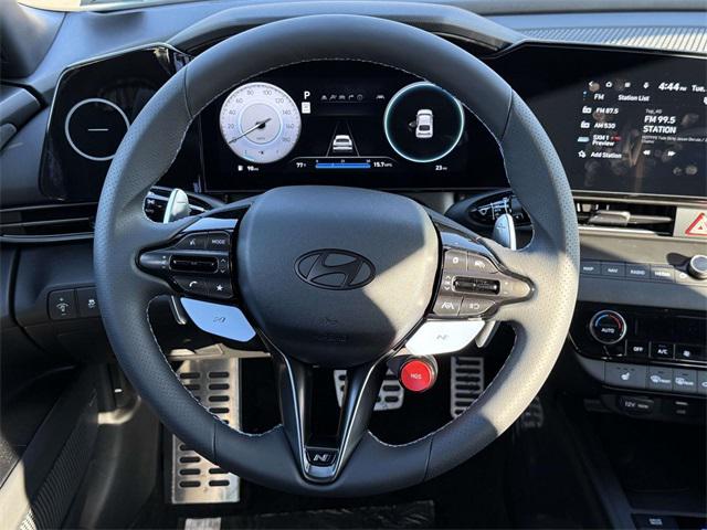 2025 Hyundai Elantra Base photo 17