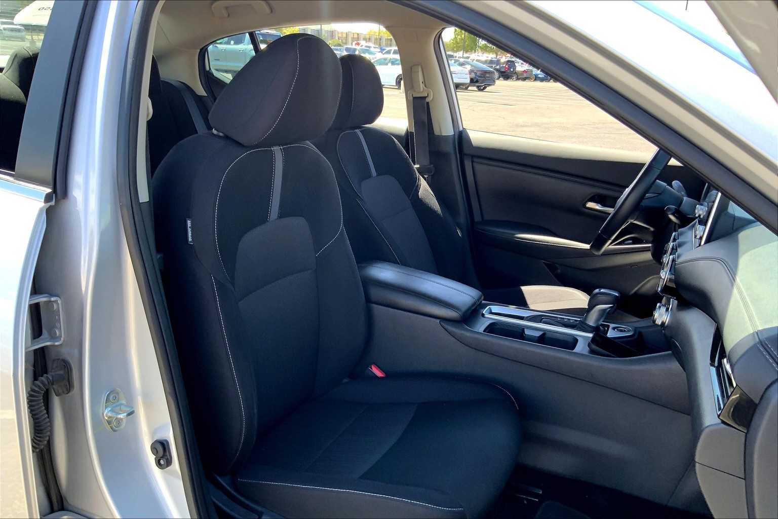 2021 Nissan Sentra SV photo 7