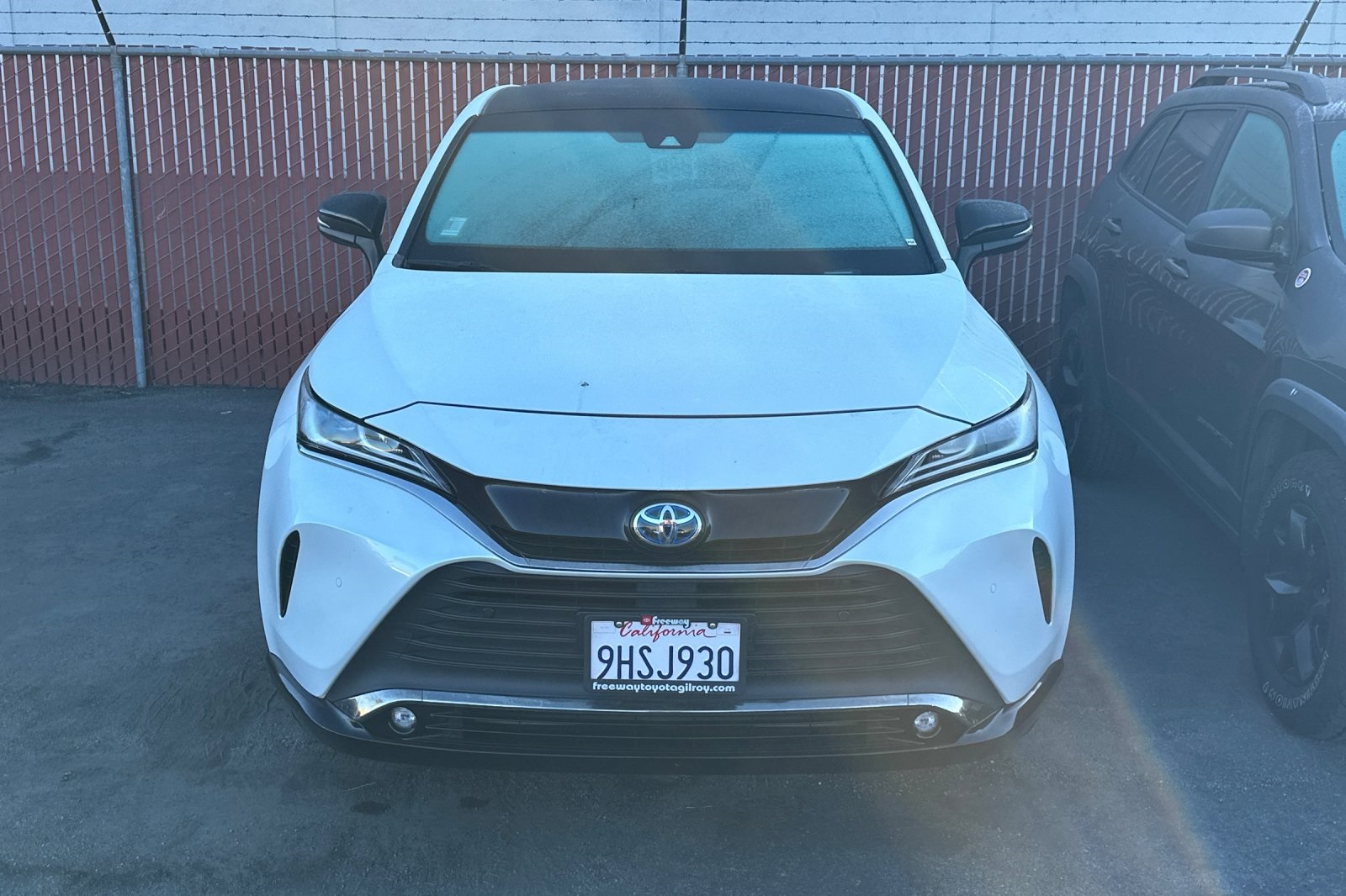 2023 Toyota Venza photo 3