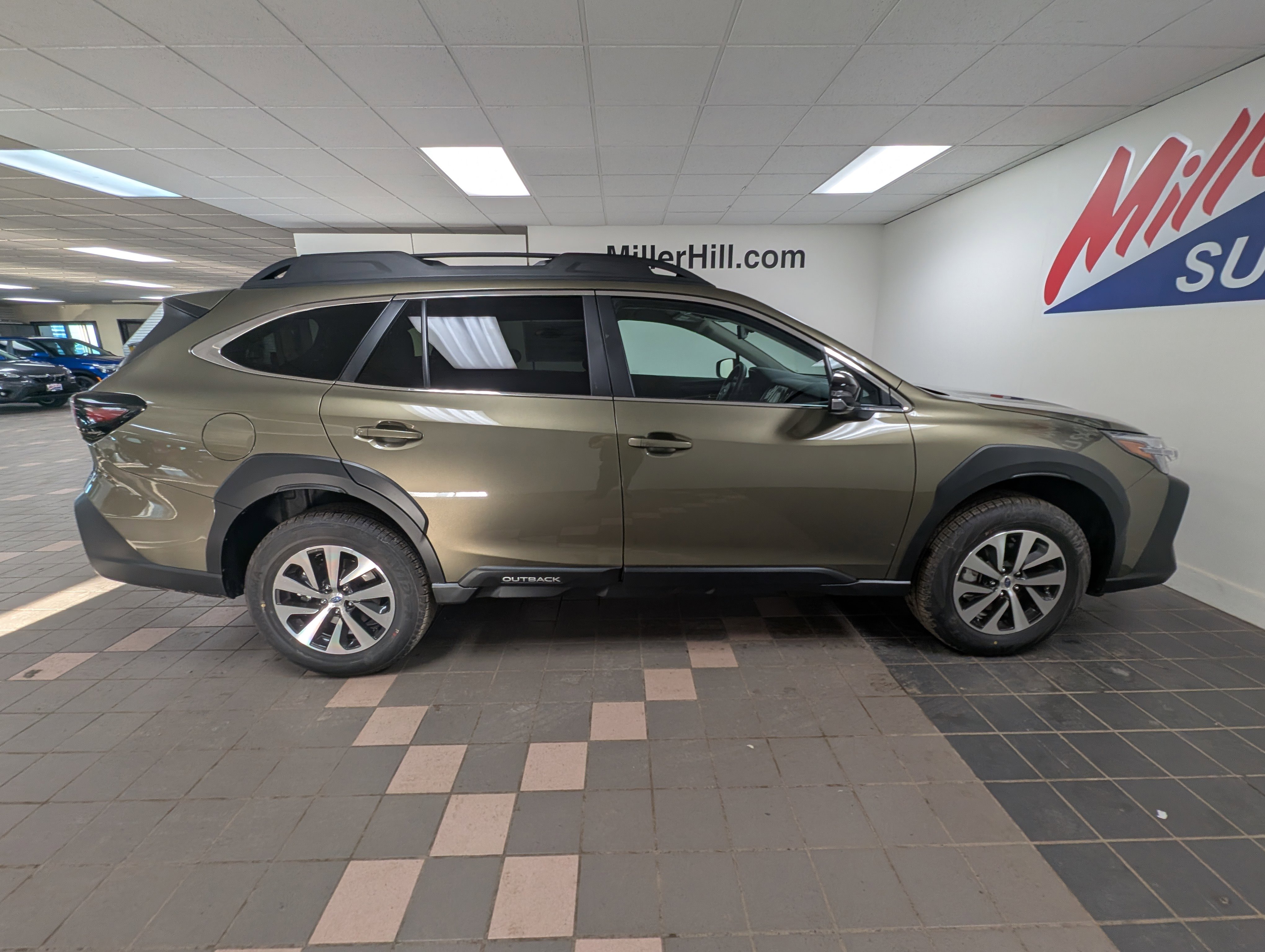 2025 Subaru Outback Premium photo 4
