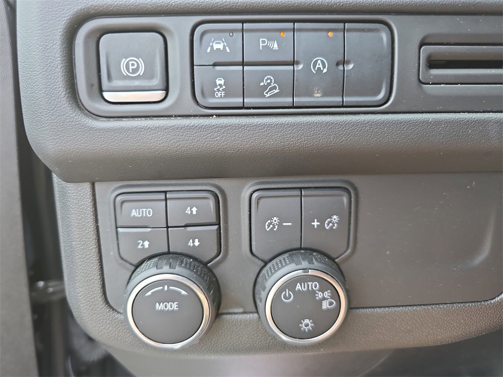2024 Chevrolet Suburban Premier photo 27
