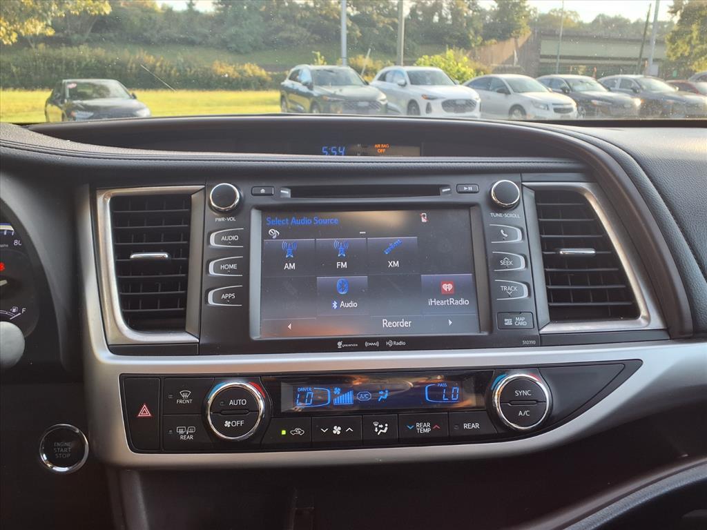 2019 Toyota Highlander XLE photo 18