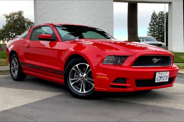 2014 Ford Mustang V6 Premium photo 2