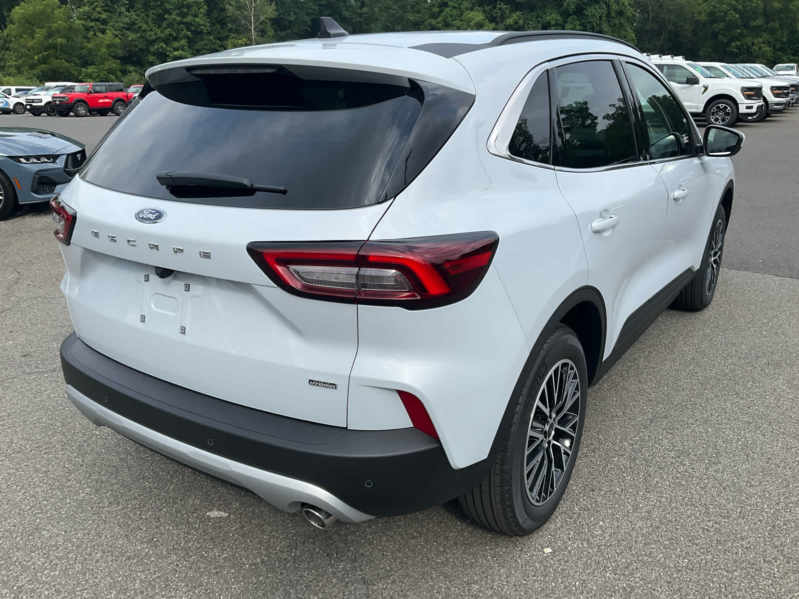 2025 Ford Escape photo 2