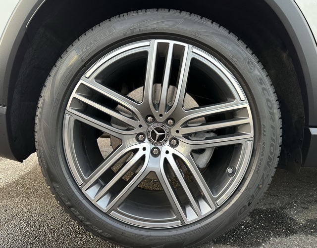 2026 Mercedes Benz GLS 450 4MATIC photo 11