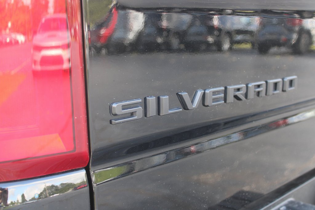 2020 Chevrolet Silverado 1500 RST photo 11