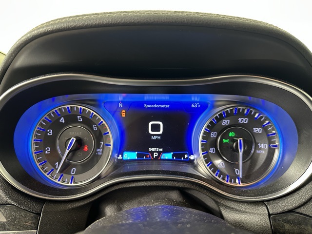 2023 Chrysler 300 Touring L photo 20