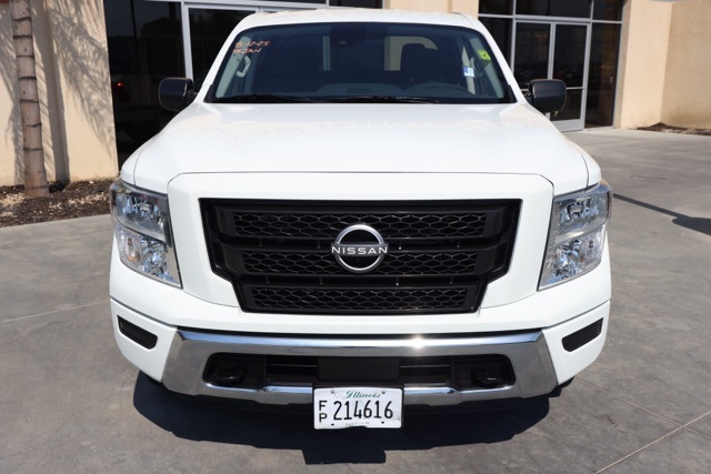 2023 Nissan Titan SV photo 8