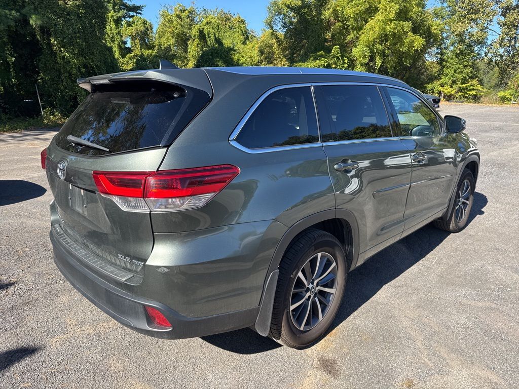 2017 Toyota Highlander SE XLE photo 4