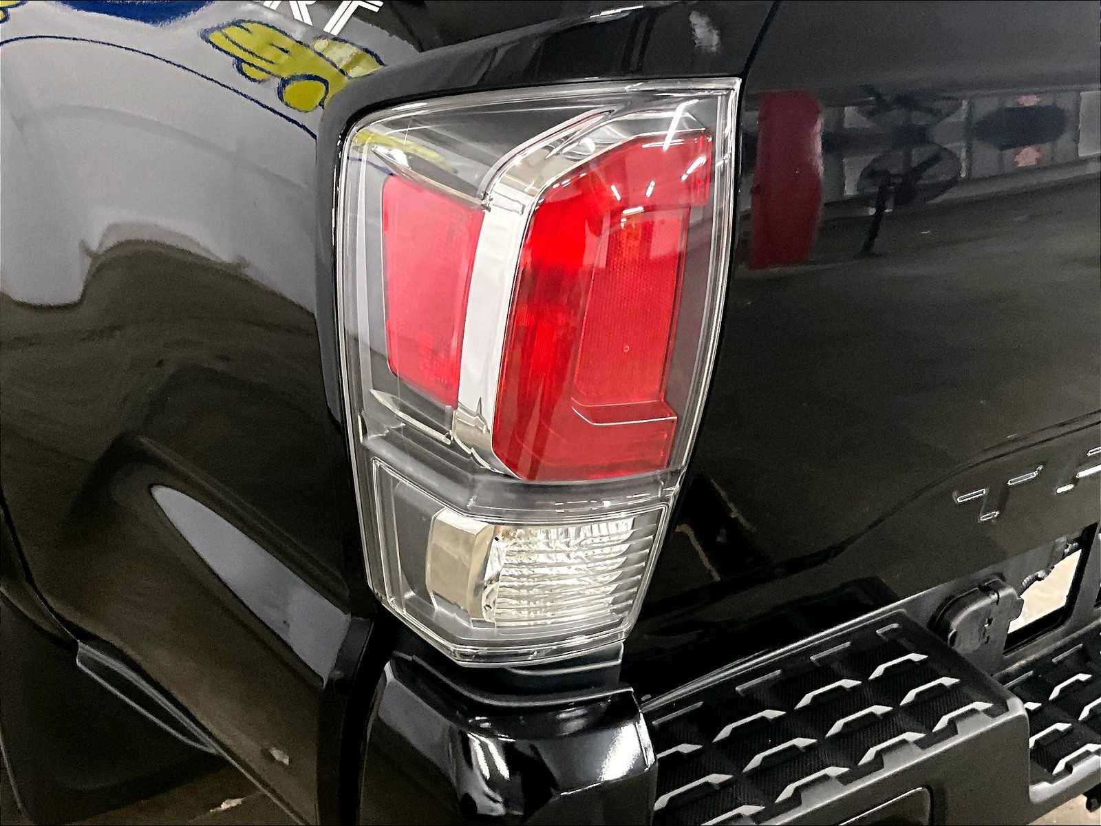 2022 Toyota Tacoma TRD Sport photo 30