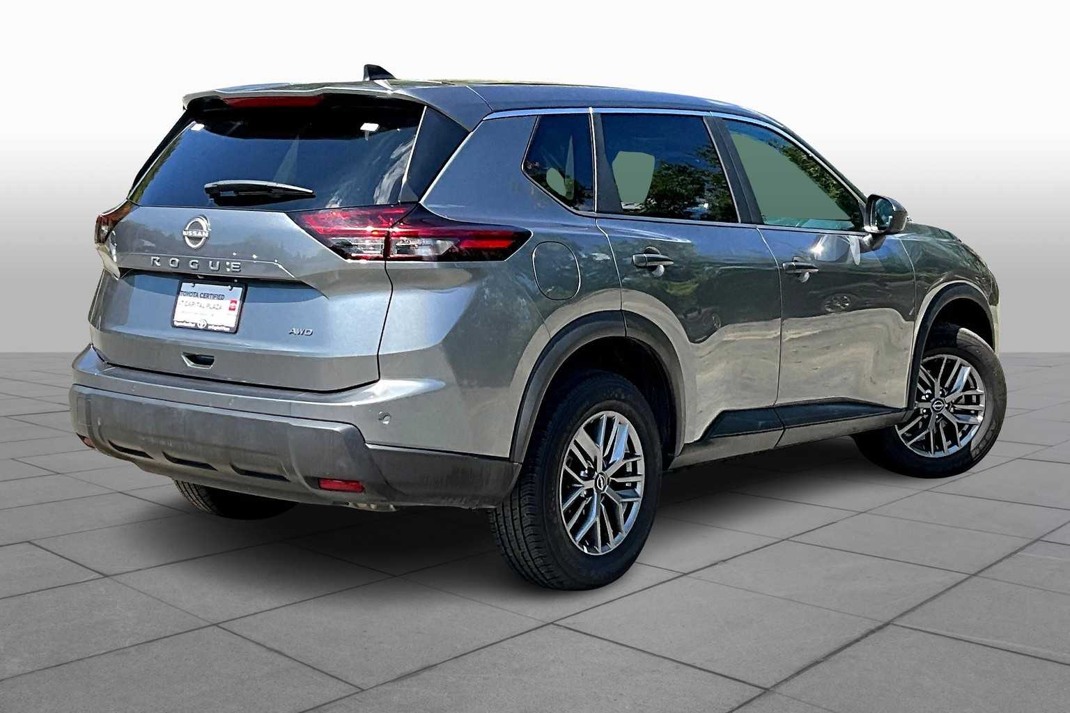 2024 Nissan Rogue S AWD photo 12
