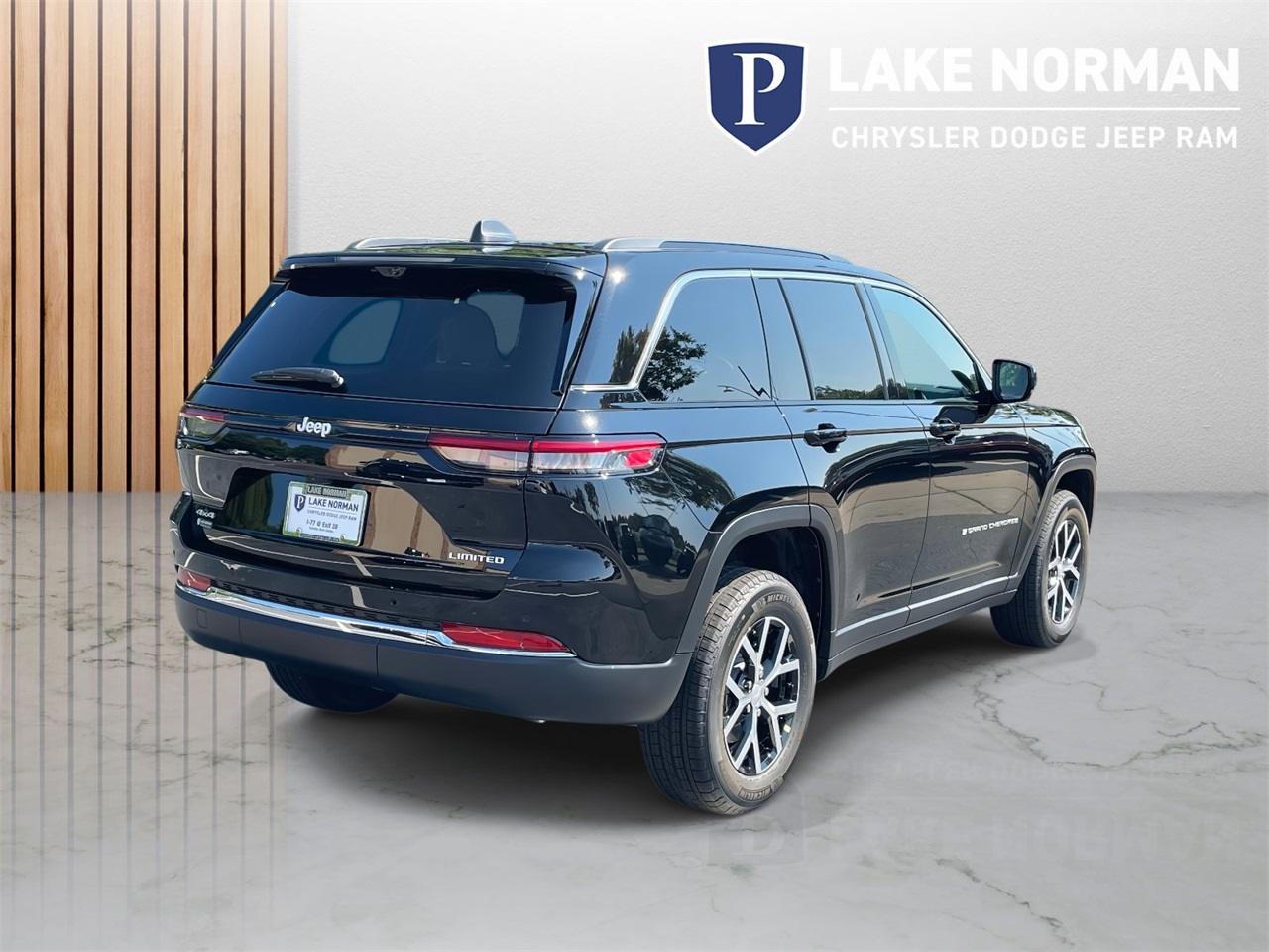 2025 Jeep Grand Cherokee Limited photo 4