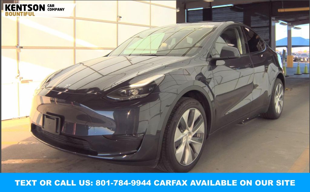 2024 Tesla Model Y Long Range's photo