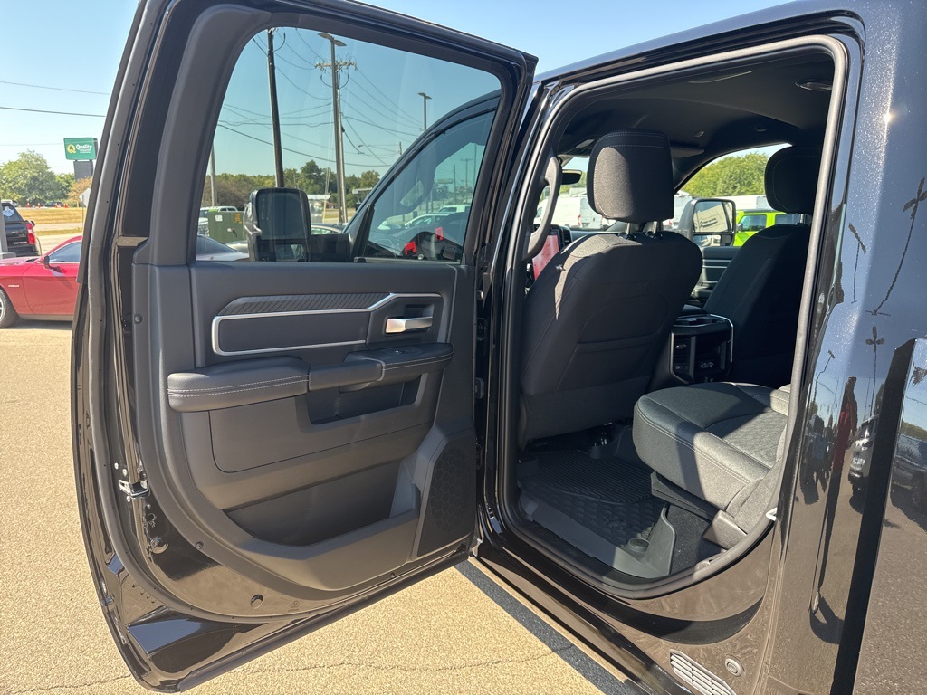2026 Ram 2500 Big Horn photo 24