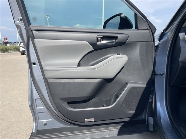 2023 Toyota Highlander Limited photo 13