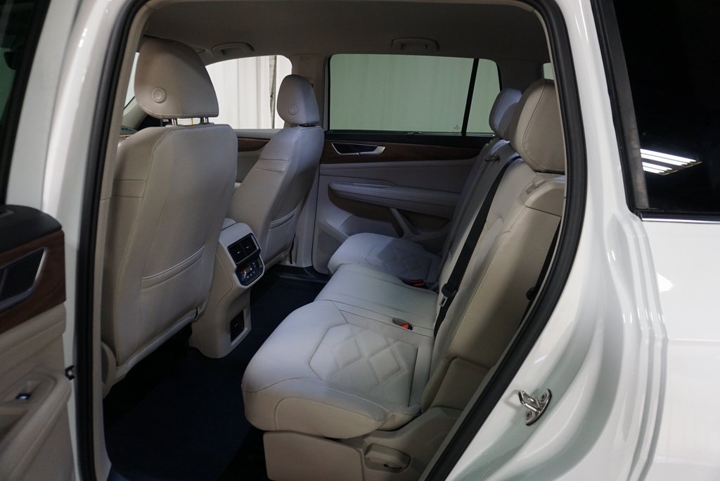 2025 Volkswagen Atlas SE Technology photo 12