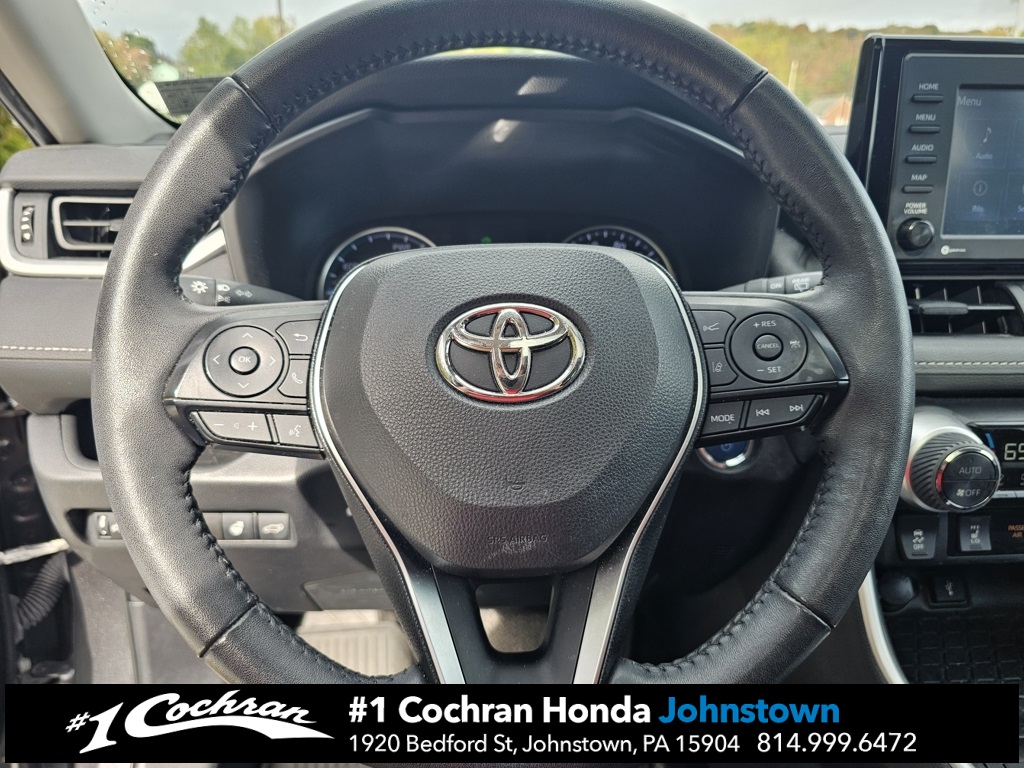 2022 Toyota RAV4 Hybrid XLE photo 18