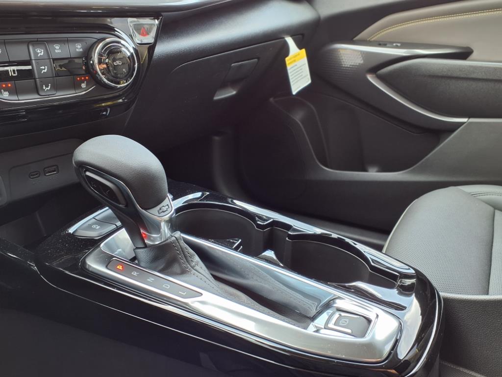 2025 Chevrolet Trax ACTIV photo 16