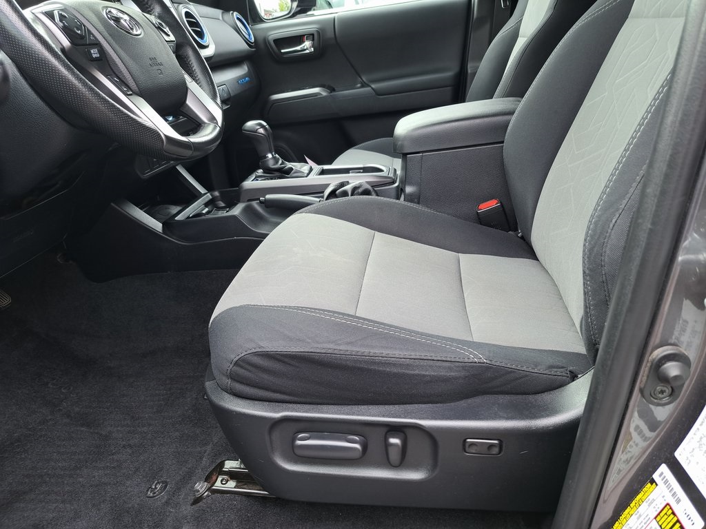 2021 Toyota Tacoma TRD Sport photo 25