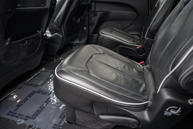 2019 Chrysler Pacifica Limited photo 35
