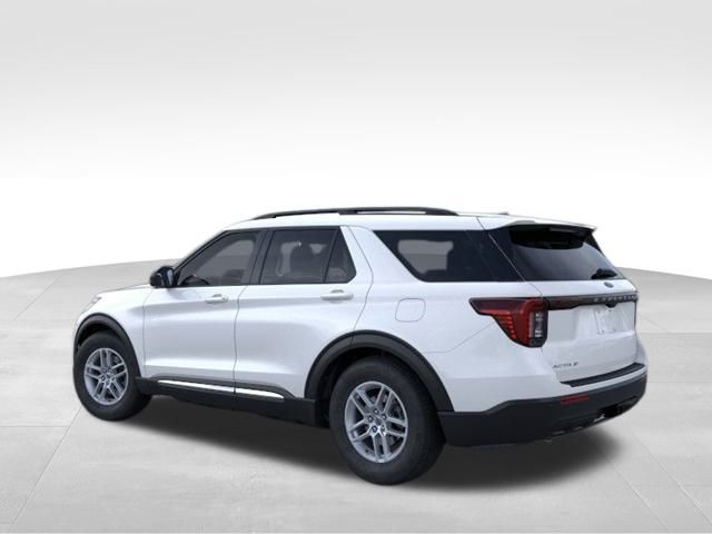 2025 Ford Explorer photo 3