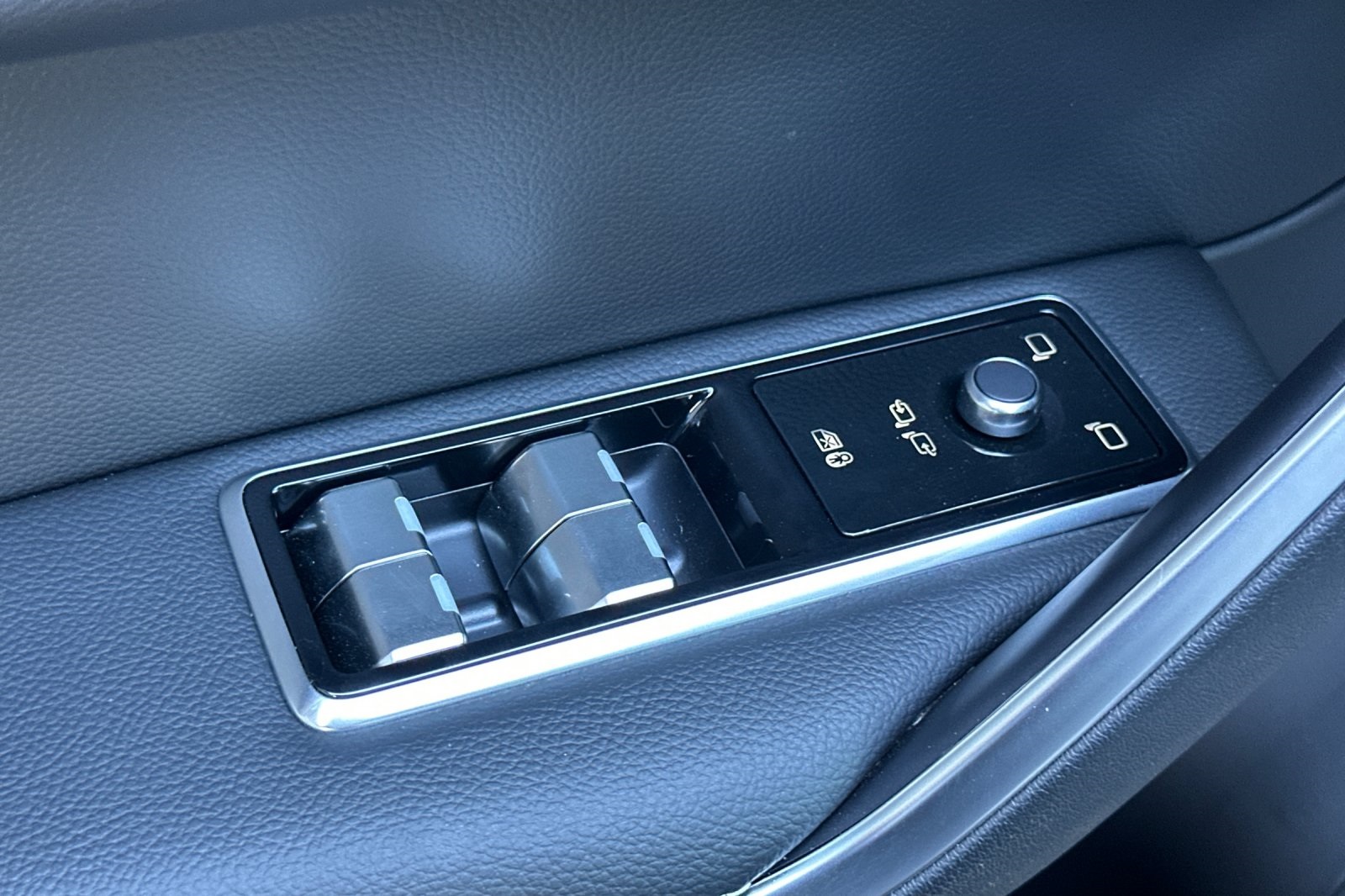 2025 Jaguar F-PACE P250 R-Dynamic S photo 11