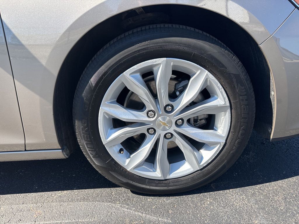 2024 Chevrolet Malibu 1LT photo 12