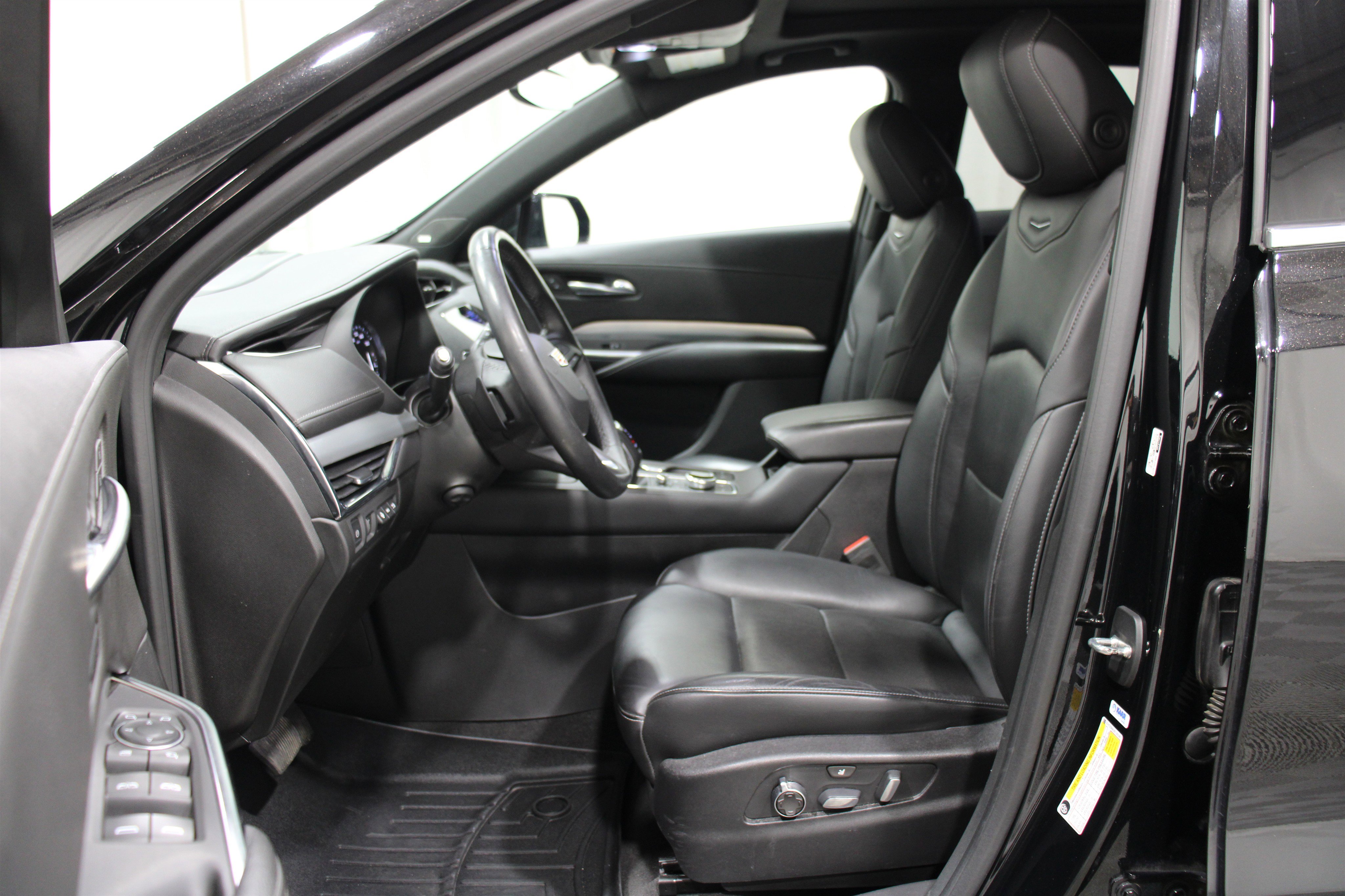 2019 Cadillac XT4 Premium Luxury photo 3