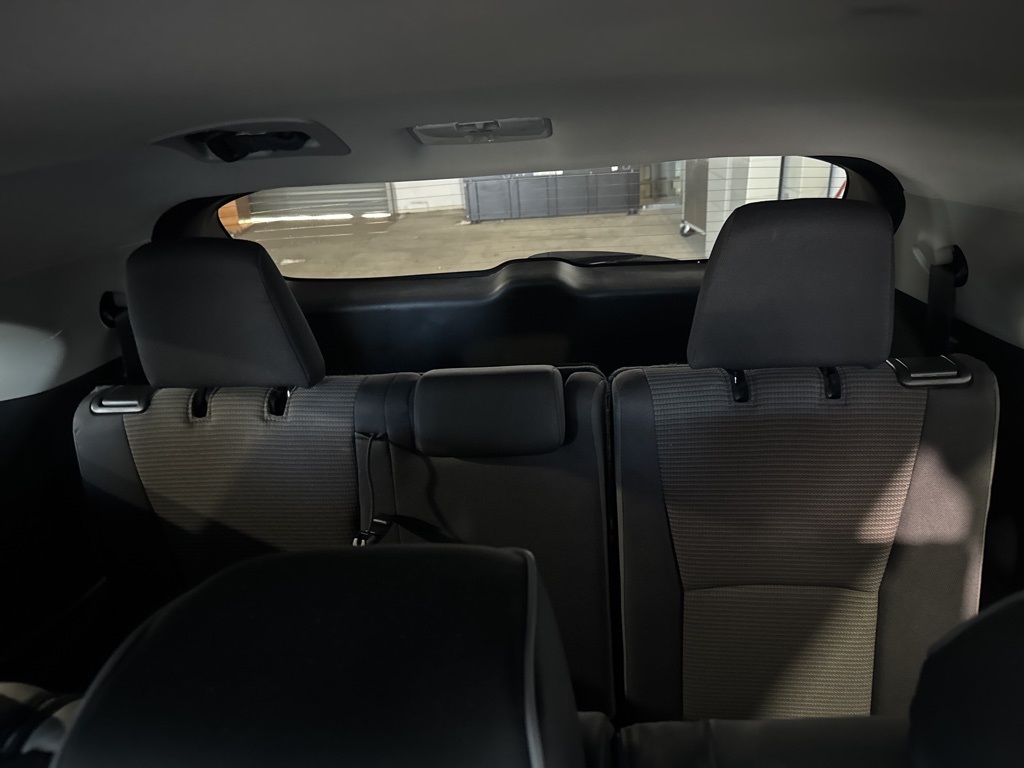 2022 Toyota Highlander LE photo 23