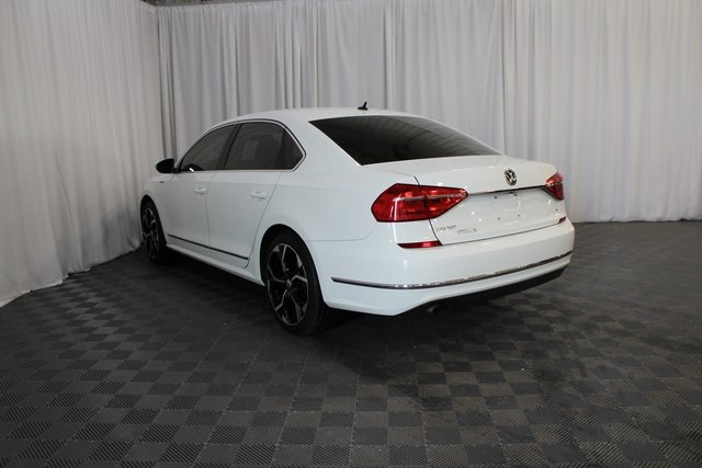 2016 Volkswagen Passat S photo 3