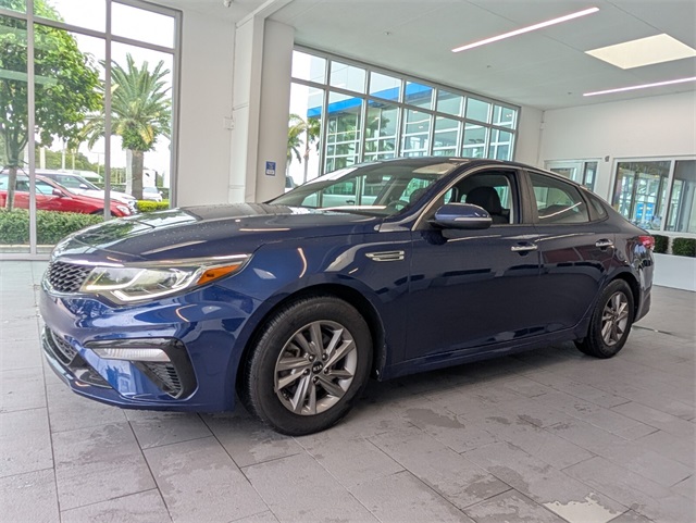 2020 Kia Optima LX photo 4