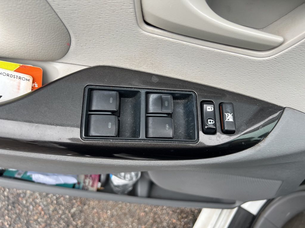 2014 Toyota Sienna LE photo 16