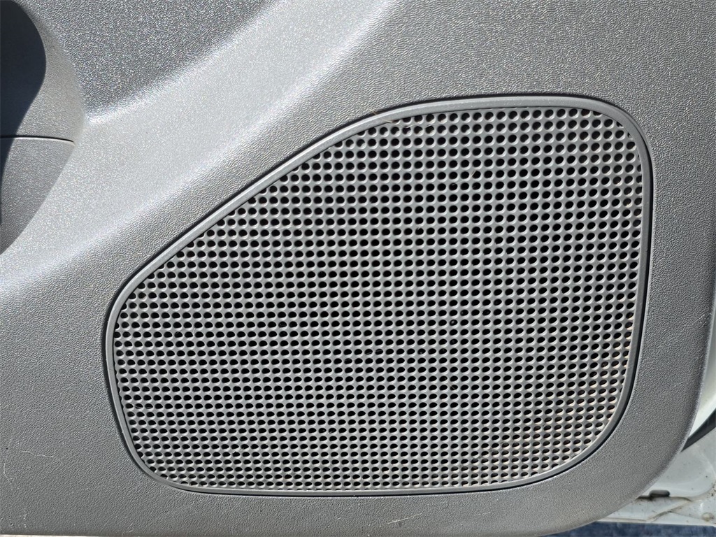 2014 Nissan Frontier S photo 23