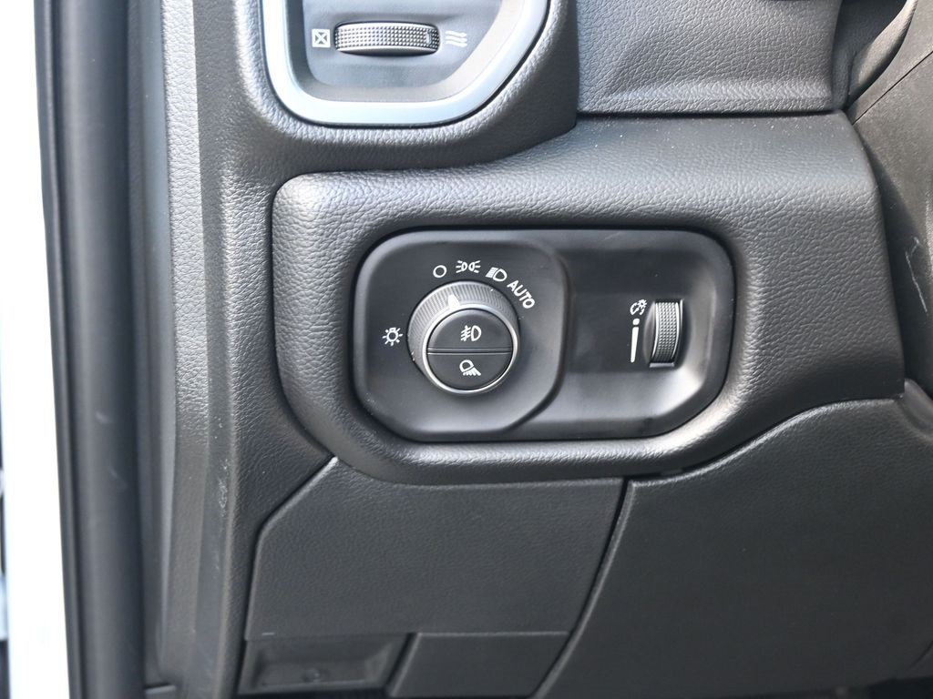 2025 Ram 3500 Big Horn photo 2