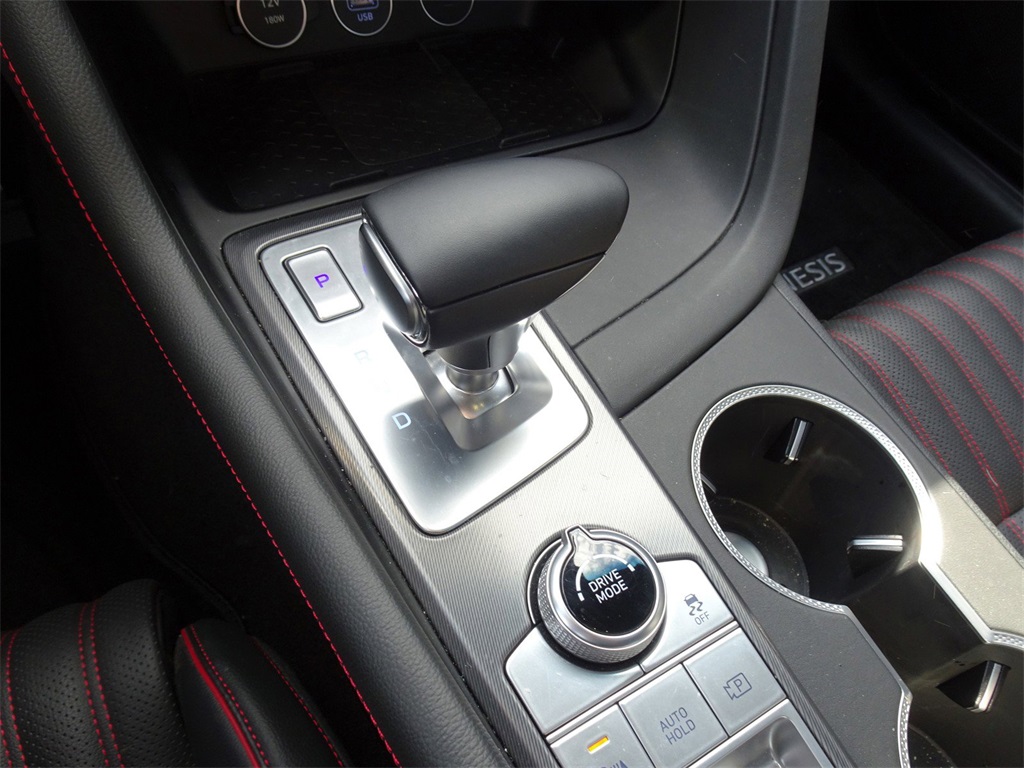 2024 Genesis G70 3.3T Sport Advanced photo 12