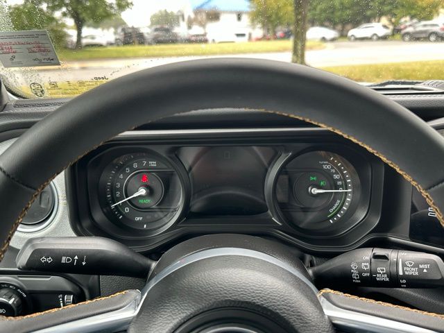 2024 Jeep Wrangler Sahara 4xe photo 21
