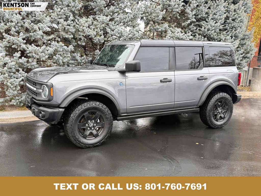 2024 Ford Bronco 4-Door Black Diamond's photo