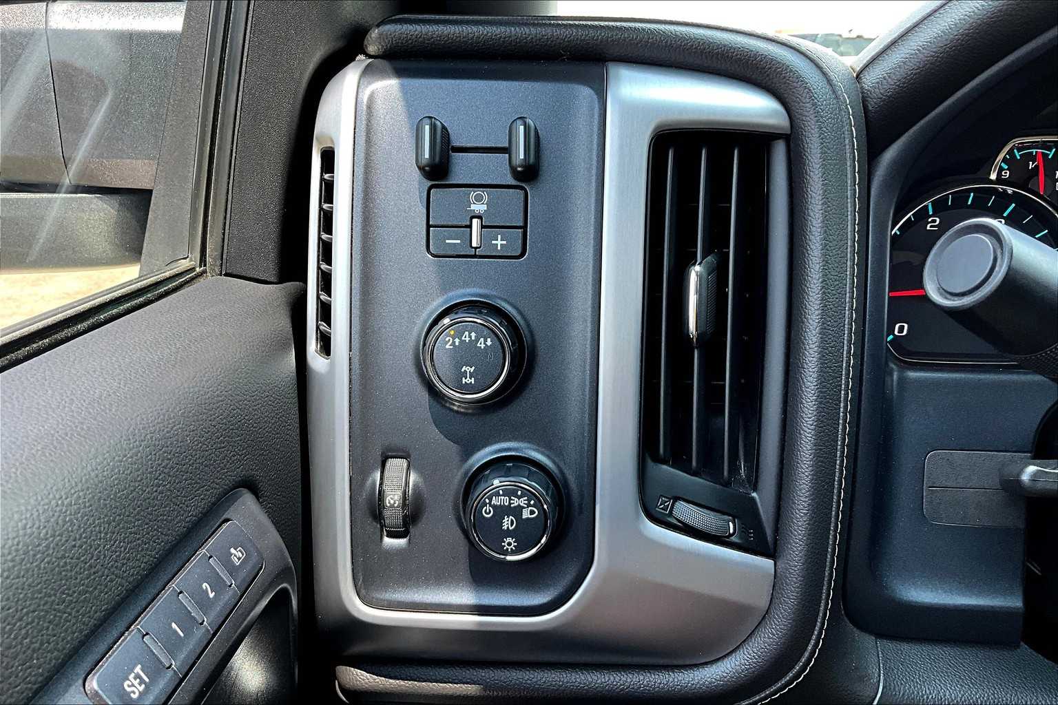 2019 Gmc Sierra HD SLT photo 32
