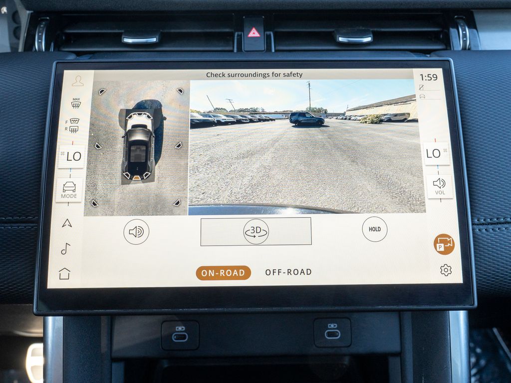 2025 Land Rover Discovery Sport SE photo 23