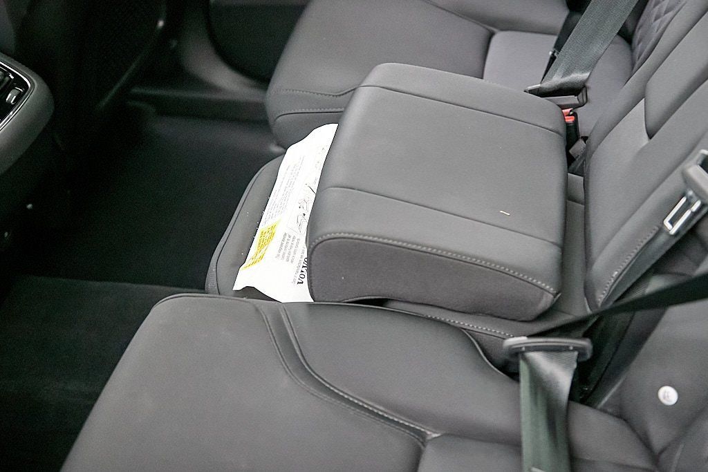 2026 VOLVO XC90 - Image 21