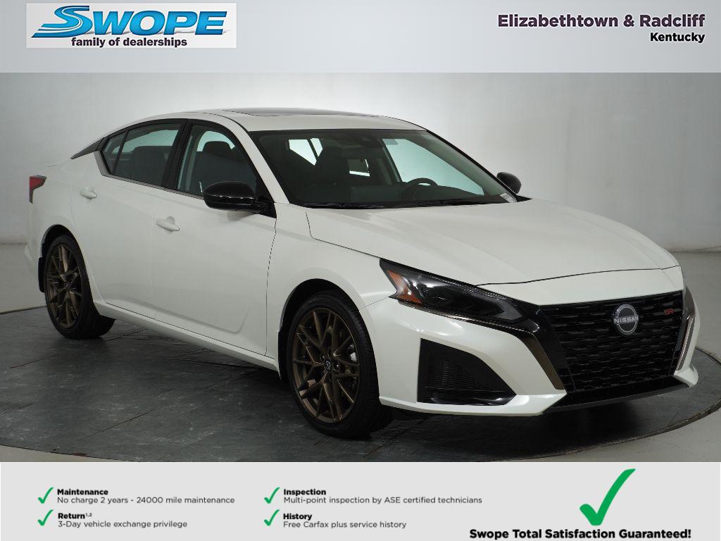 2025 Nissan Altima SR's photo