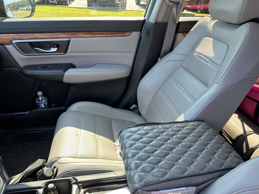 2017 Honda CR-V Touring photo 12